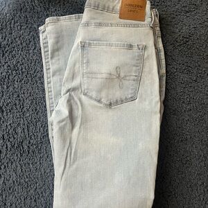 Light Levi Jeans